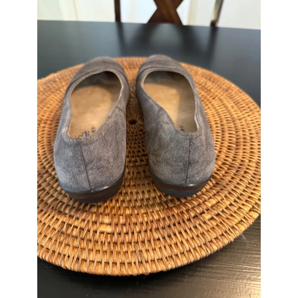 LifeStride Velocity Memory‎ Foamy Grey Faux Suede Pleated Toe shoes  9.5M